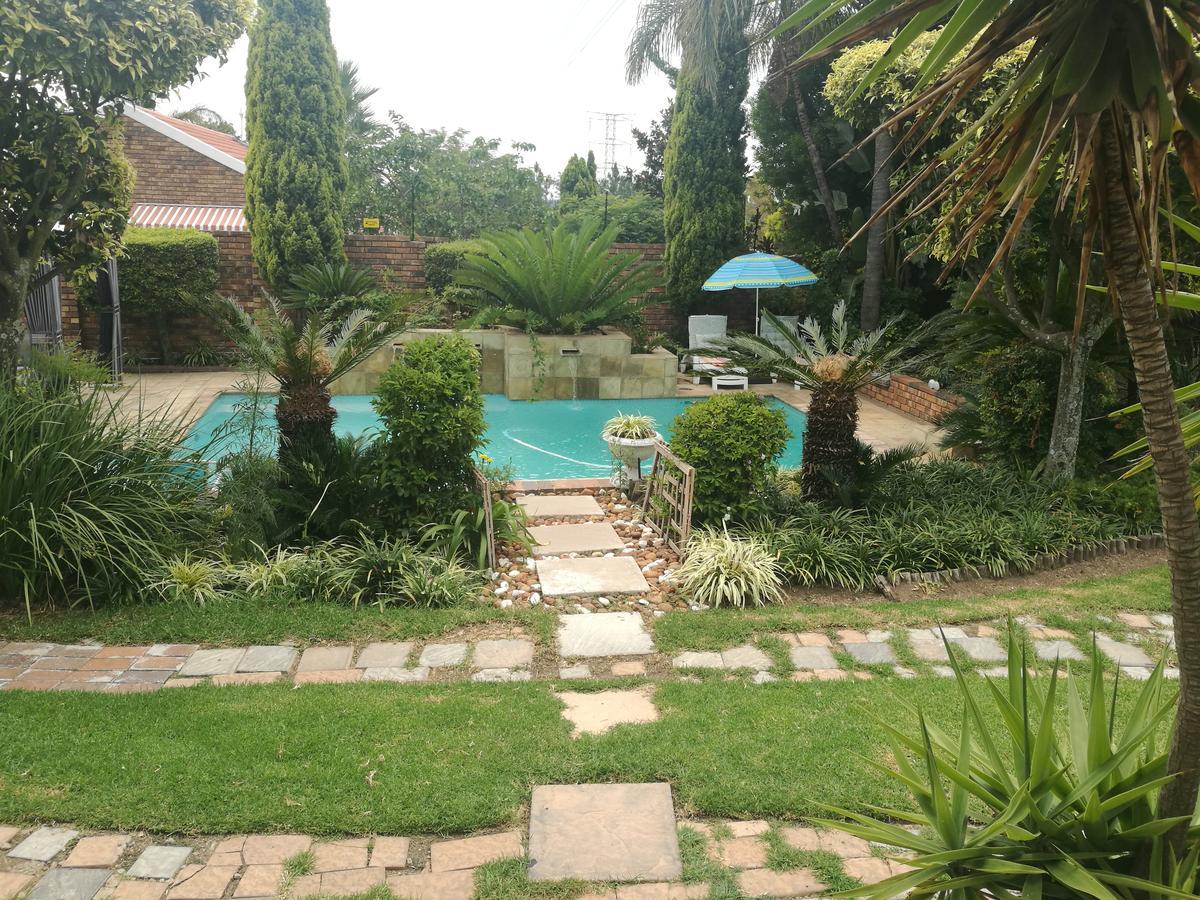 Corgi Guest House Joanesburgo Exterior foto